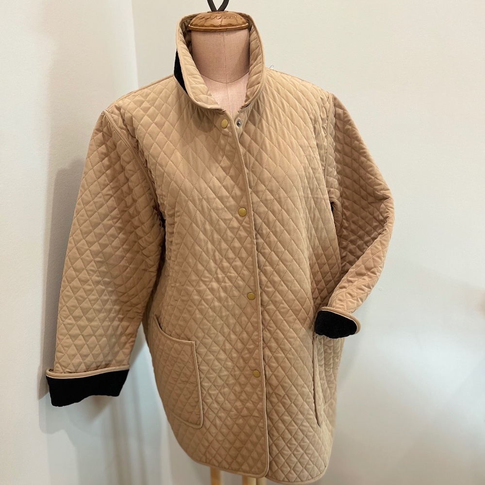 Never Worn, like new Jones New York Quilted Spring Car Coat. Size XL